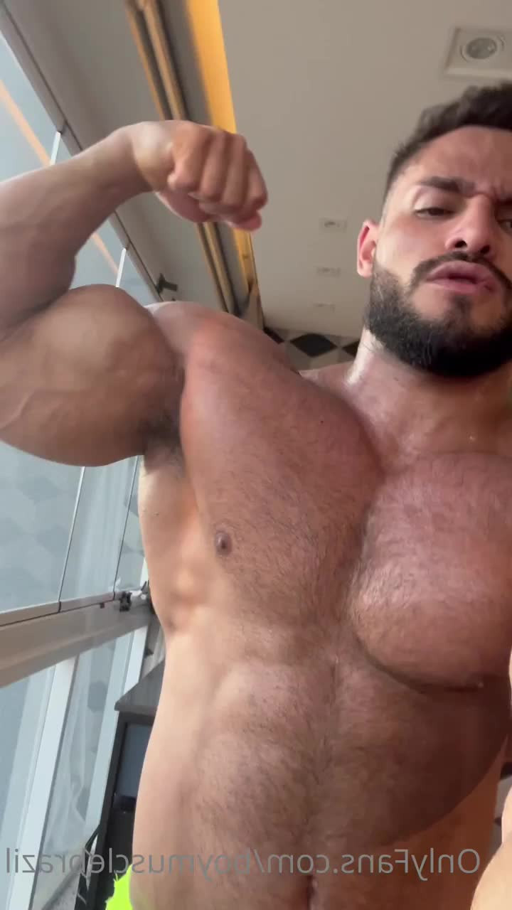 Boy Muscle Brazil [ boymusclebrazil ] - TITTY FUCK ME 🍆🍒 I love rubbing on my nipples knowing that u