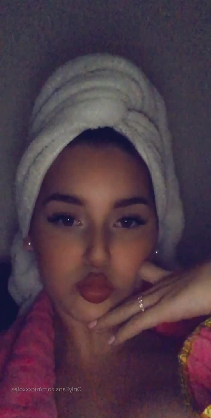 ♡ [ nikkimahana ] - Ven y nos portamos mal en el bosque   seré tu Caperucita Roja