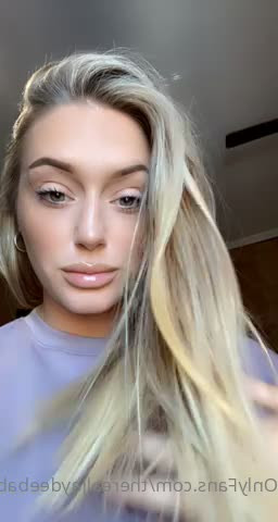 therealjaydeebaby - If you saw me chilling by the street food truck would you come say hi