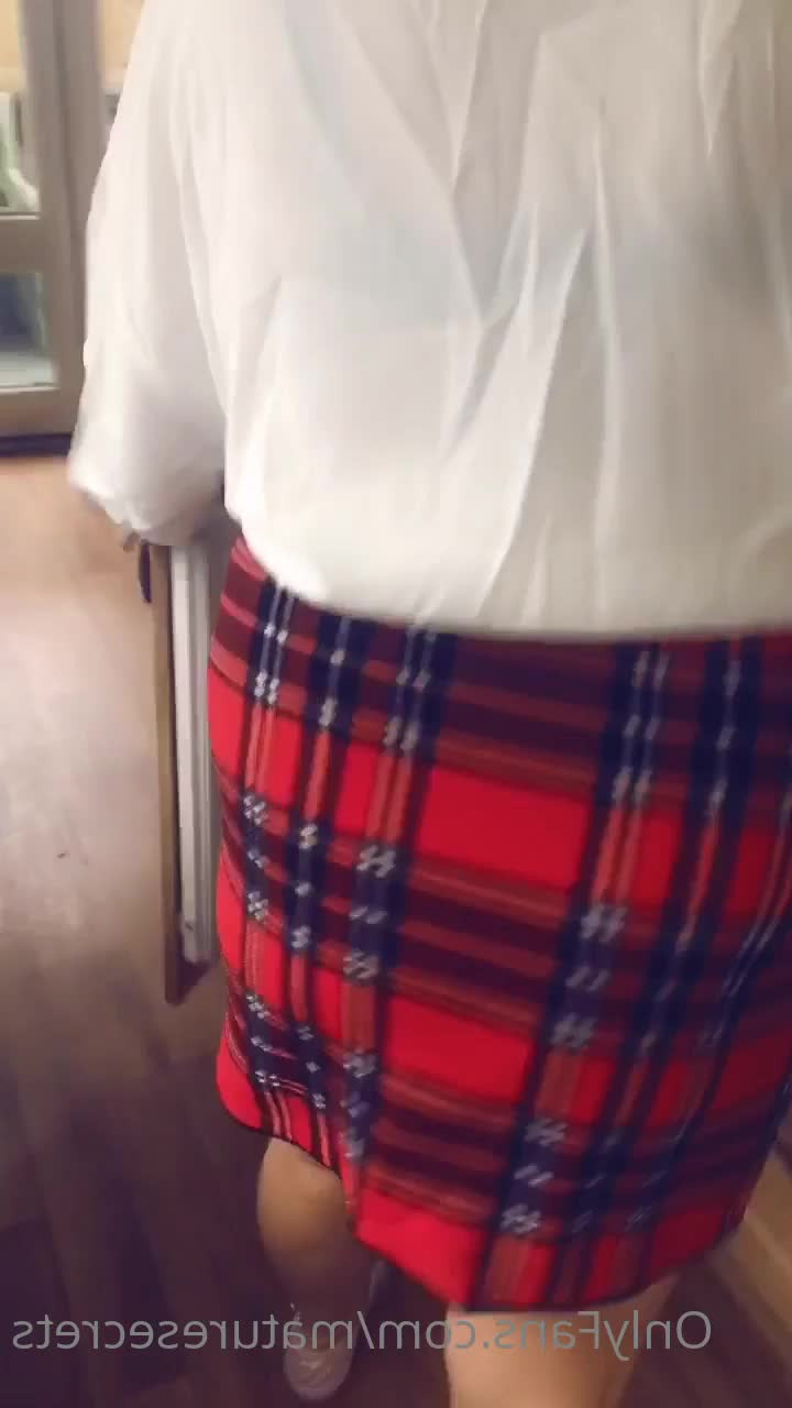 Tracey Dionne [ maturesecrets ] - Good morning devotees  I ll be filming and taking sessions ALL DAY