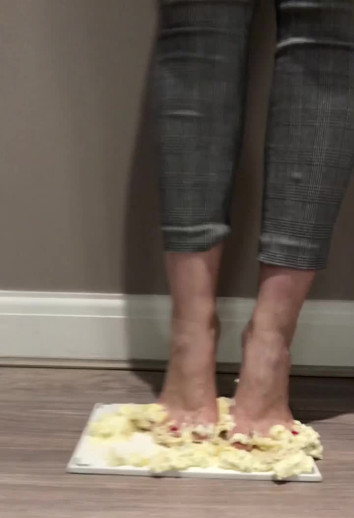 Anna [ shapeofmysoles ] - I'm back from my weekend rest ♡ will be online to chat and schedule - ePornLeak