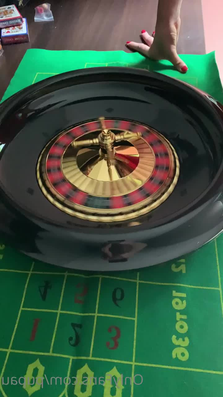 Pupauu [ pupau ] - Do you like the way my body looks in the sunlight? 🌞