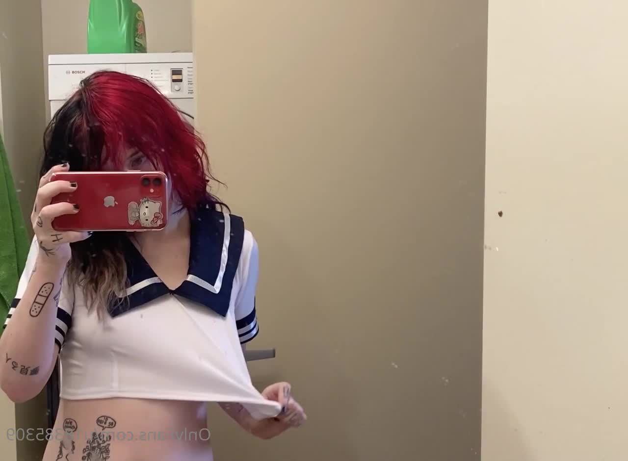 Alex [ strawberryswitch ] - I DO ACCEPT TIPS   IF YOU SEND ME A TIP OVER 10  I WILL DO A CUSTOM