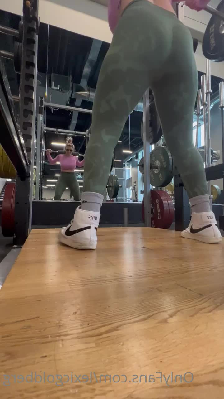 Lexi Cayla [ lexicgoldberg ] - Watch me ride my dildo💕 Wish it were you instead🥺