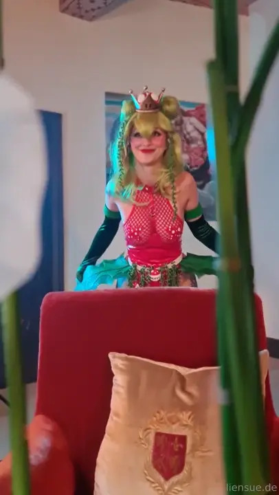 Liensue Puts On A Skimpy Cosplay And Flashes You Her Pussy
