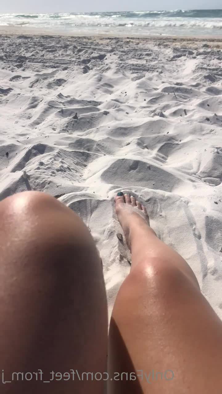 Feet From J [ feet_from_j ] - Fuck me 2 sleep??😝🛌 - ePornLeak