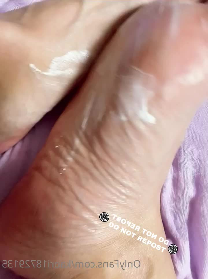 kaori [ kaori18729135 ] - what do yall wanna see ? Foot job Handjob Blow job Outdoors Give me - ePornLeak