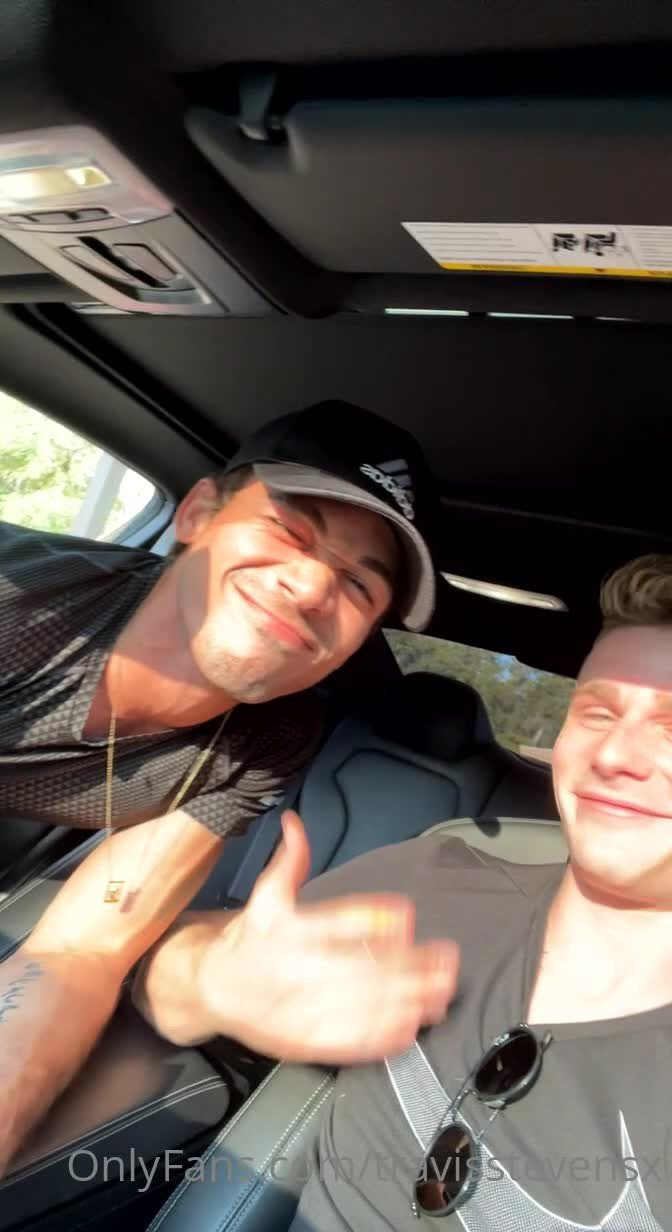 Travis [ travisstevensx ] - Masturbaçãozinha de natal - ePornLeak