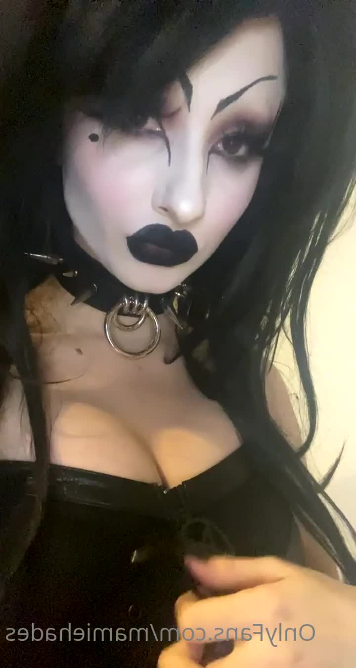 🖤 ℳ𝒶𝓂𝒾ℯ ℋ𝒶𝒹ℯ𝓈 🖤 [ mamiehades ] - Morning soles that need to be worshipped 😏😏😏 - ePornLeak