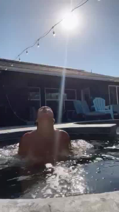 Clarke 🩵 𝒴𝑜𝓊𝓇 𝒻𝒶𝓋𝑜𝓇𝒾𝓉𝑒 𝑀 𝐼 𝐿 𝐹 [ theclarkestyles ] - Should I wear heels in my next video - ePornLeak