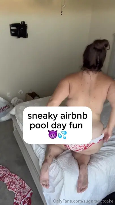 Sugarsgotcake Strips And Twerks Her Fat Ass On The Bed