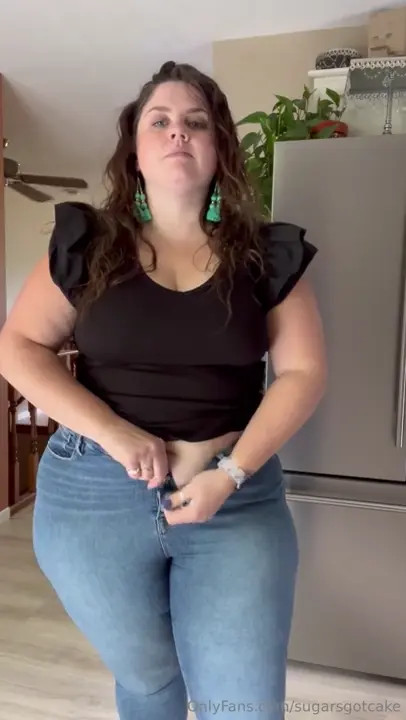 Sugarsgotcake Pulling Her Pants Down To Show Off Her Fat Ass