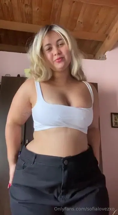 Sofialovezxo Massages Her Tits In A Tight White Top