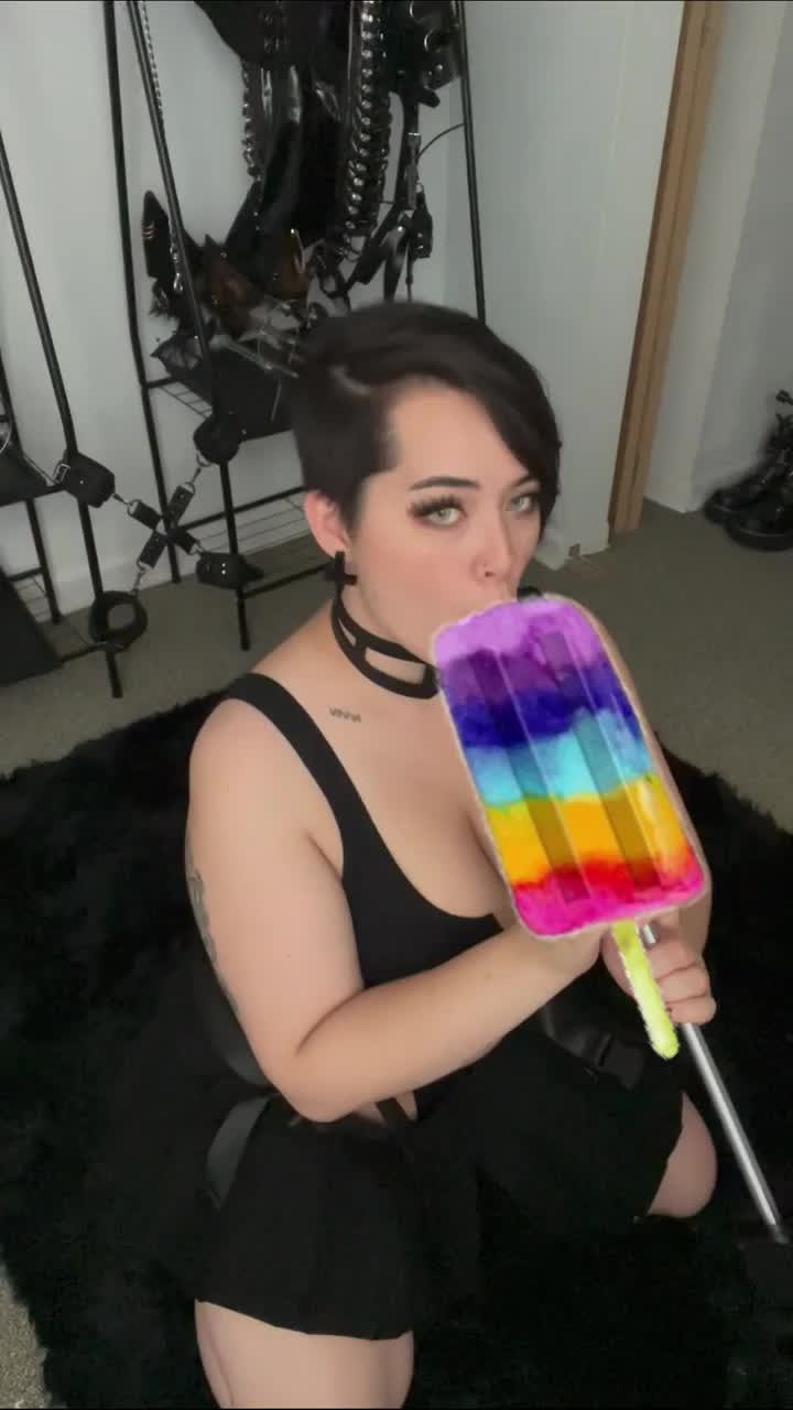 mastiff [ m4stiff ] - Is it snowy where you are  I just got tons of snow - ePornLeak