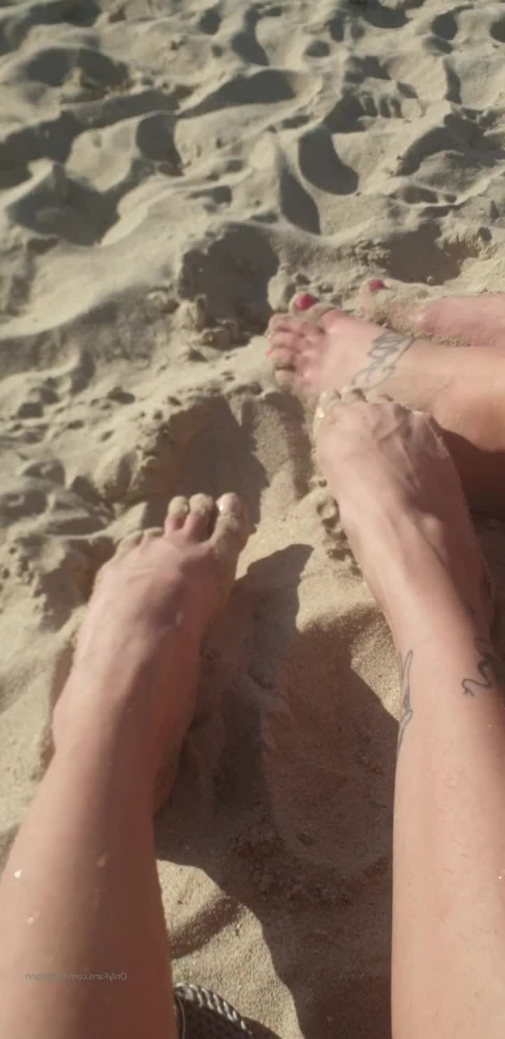 Poisonn the Little [ lilpoisonn ] - Going live with my friend @mariefeet21 on my VIP @gia_sauvage Sub and - ePornLeak