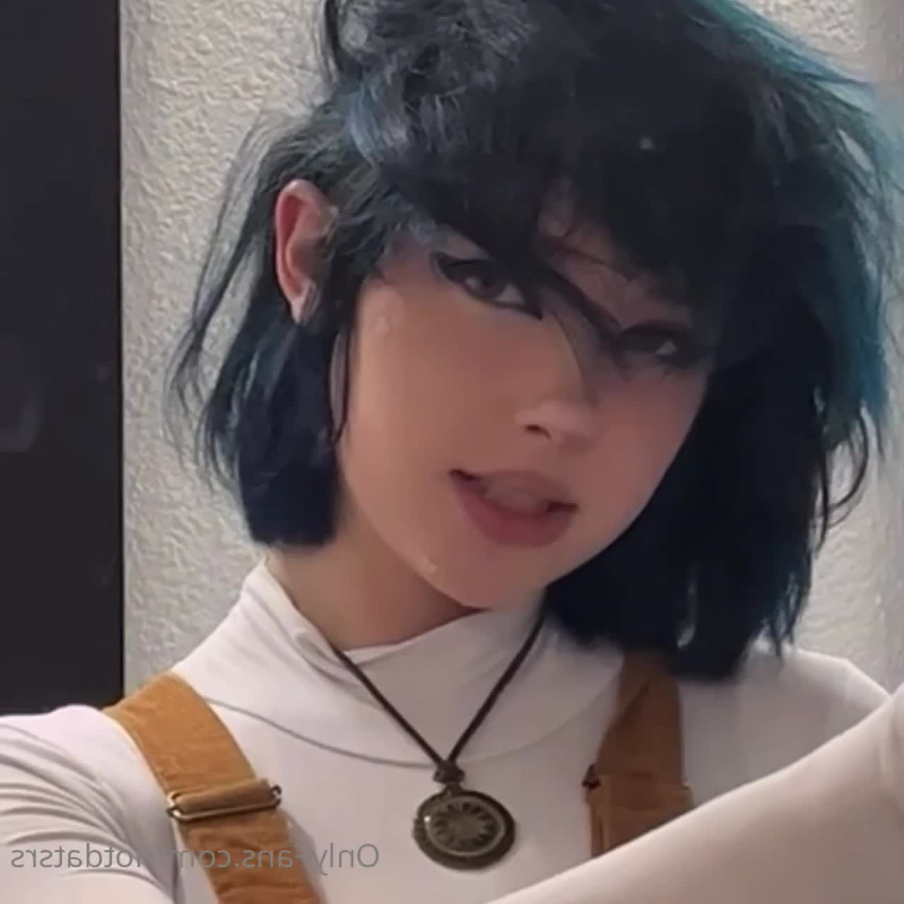 liz [ notdatsrs ] - ☺️I hope u like my yellow nails. 🔞