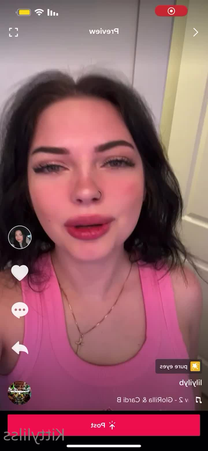 Kitty lils [ kittylilss ] - Hello baby  do you like what you see