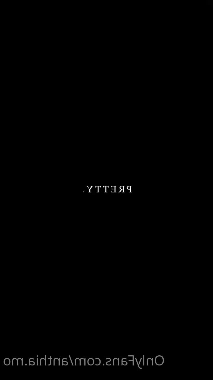 Anthia Mo🤸🏻‍♀️ [ gimmemoxo ] - I’ve had people say I look like a man from this angle 📐 I think