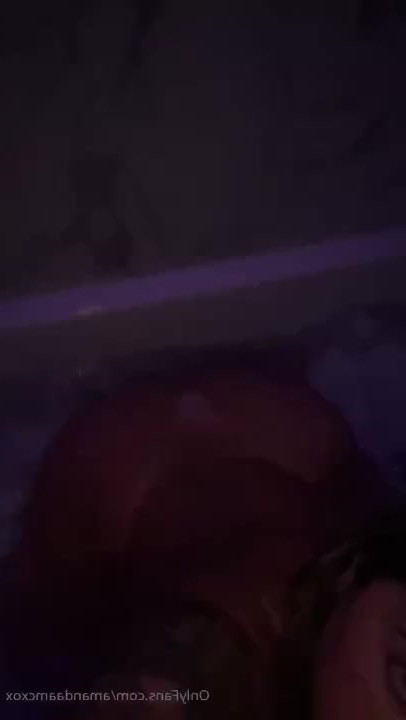 amandaamcxox - let me shake it in your face