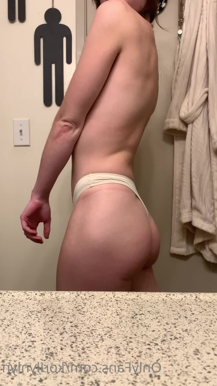 K L Y N L Y N 🦋 🦋 🦋 [ k_lynlyn ] - Flowers titties and bootie - ePornLeak