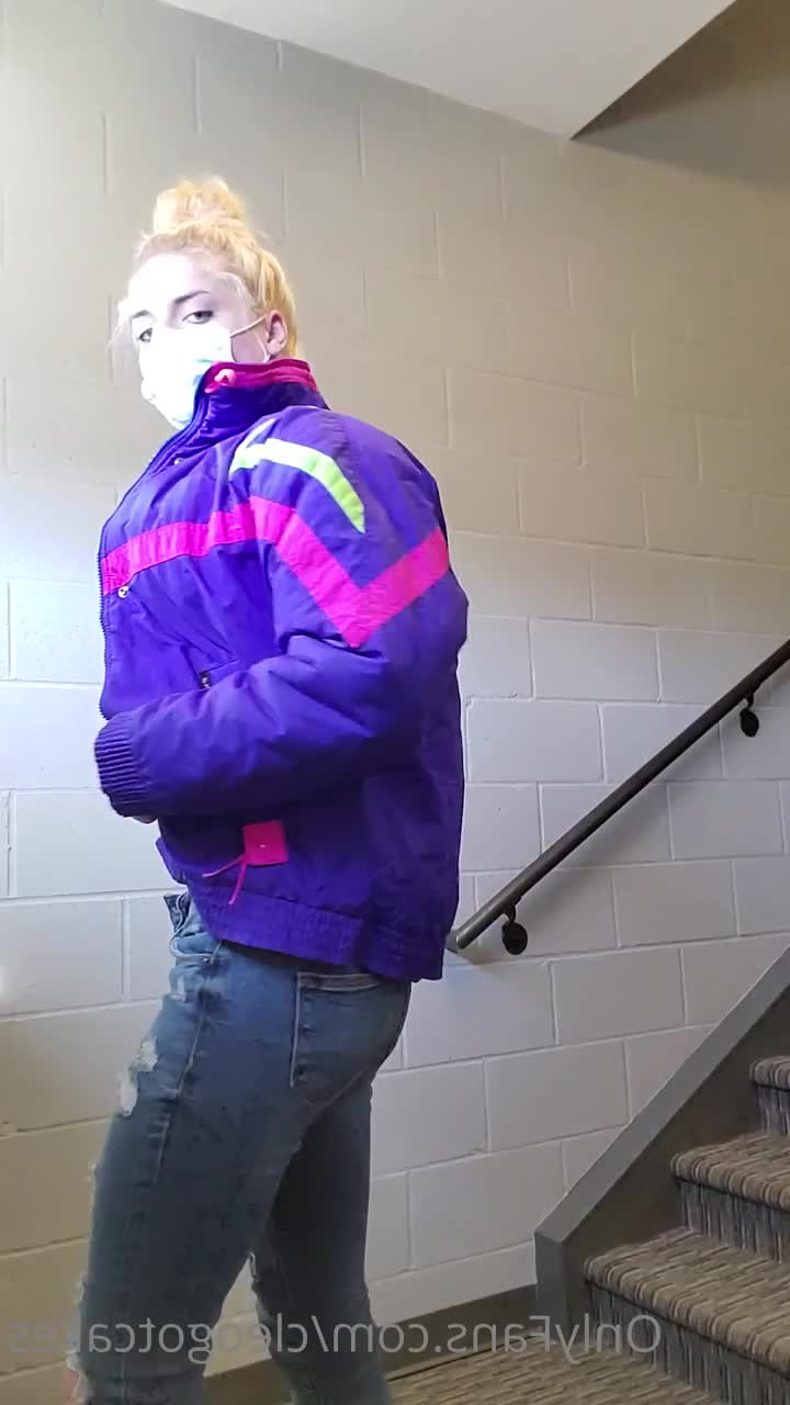 Cleo Wynter [ cleogotcakes ] - Wintery morning snuggled inside