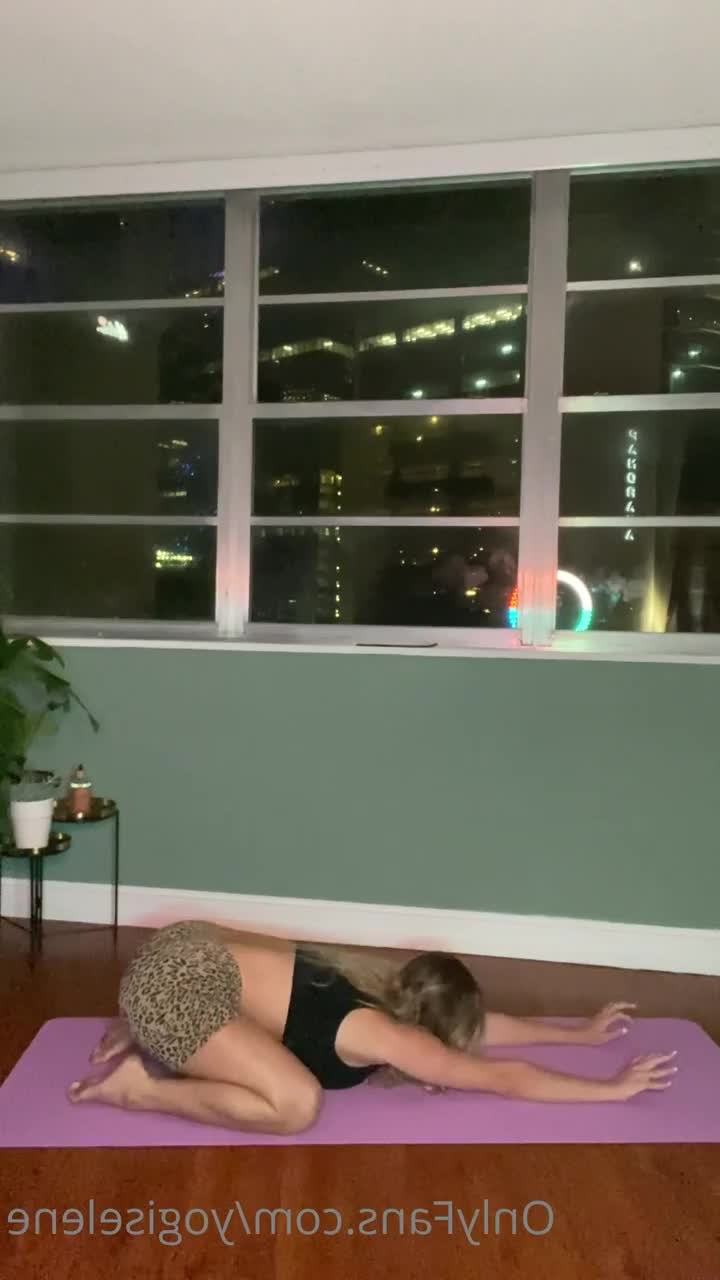 Selene [ yogiselene ] - 😎 Loved getting my Big Butt🍑 worked by Daddy @richie_santini