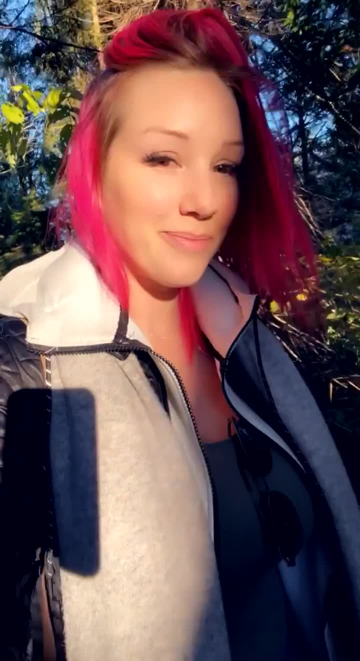 Sofia Sunshine ☀️ SEXT ME! [ xsofiasunshine ] - Ella es un poco tímida por eso aún no se deja ver