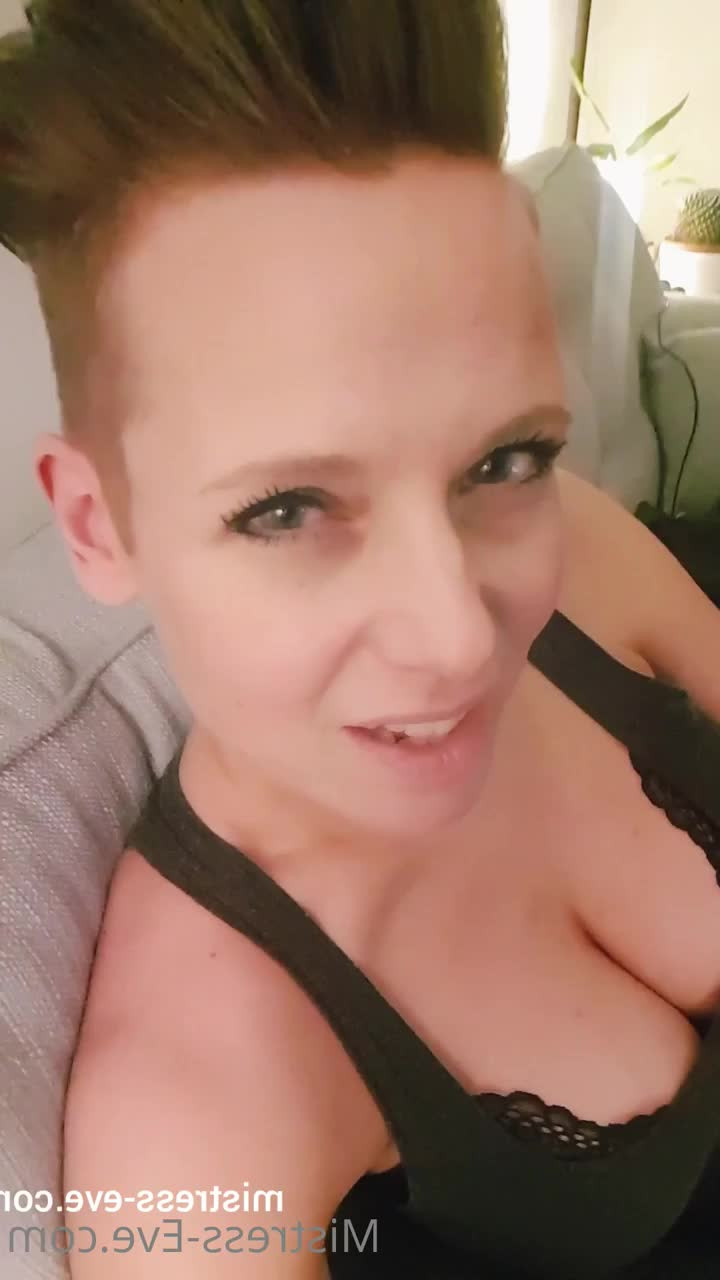 Mistress Eve [ mistress-eve ] - If you somehow missed this sexy af set of pictures and videos  don t