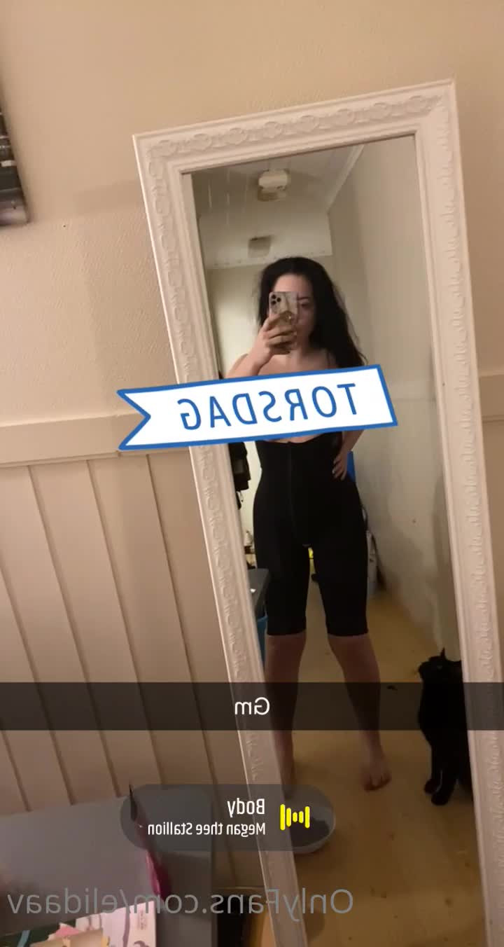 😈Stepsis Elli😈 FREE [ stepsiselli ] - I left you something yummy to wake up to in your DMs! 😈