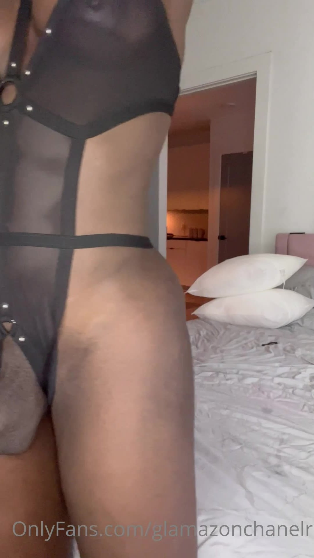 THE BIG🍆WOMAN👸🏿( FREE PAGE) [ glamazonchanelr ] - Aftermath of a nice oily rub down. Coconut oil always feel so good on