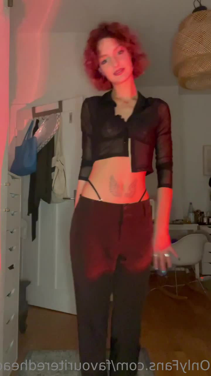 kimii [ favouriteredheadbella ] - It’s getting hot in here 🔥 - ePornLeak