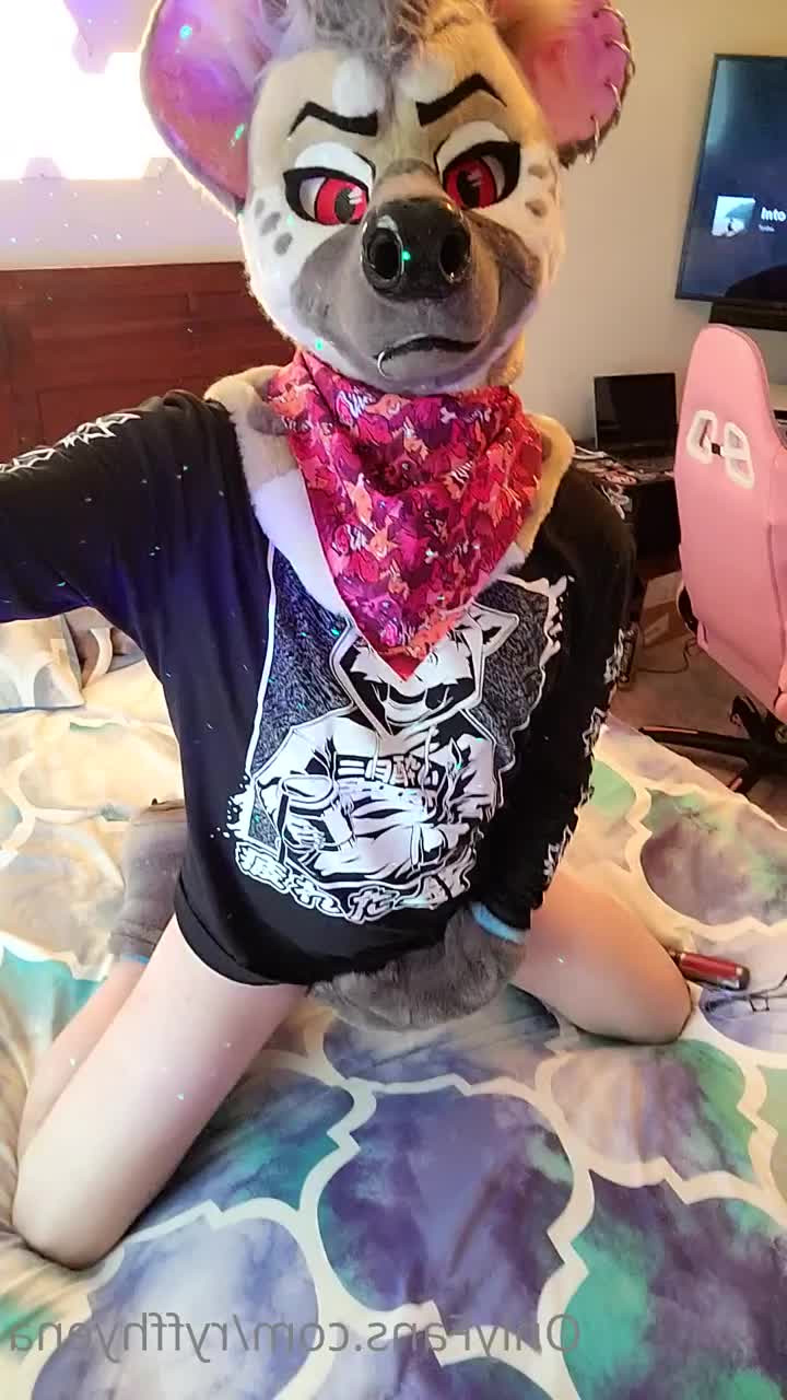 ⛧ Ryff Hyena ⛧ [ ryffhyena ] - Burglars got in my house again and I crushed them