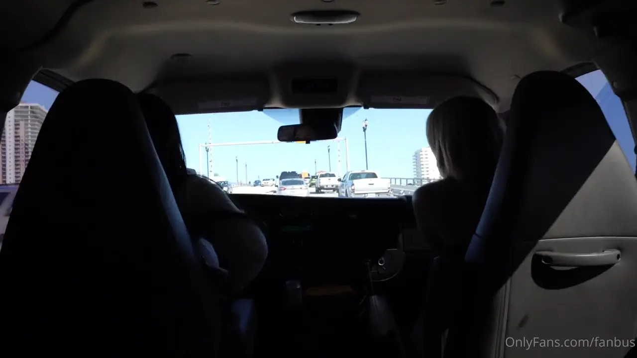 Jessyyrenn Gets Fucked By A BBC In The Van