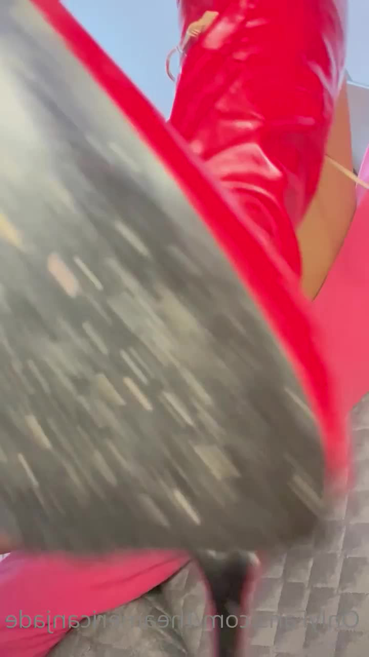 The Olivia Jade [ theamericanjade ] - Don’t topless dick rates today ! 😉 Check my menu for prices<3