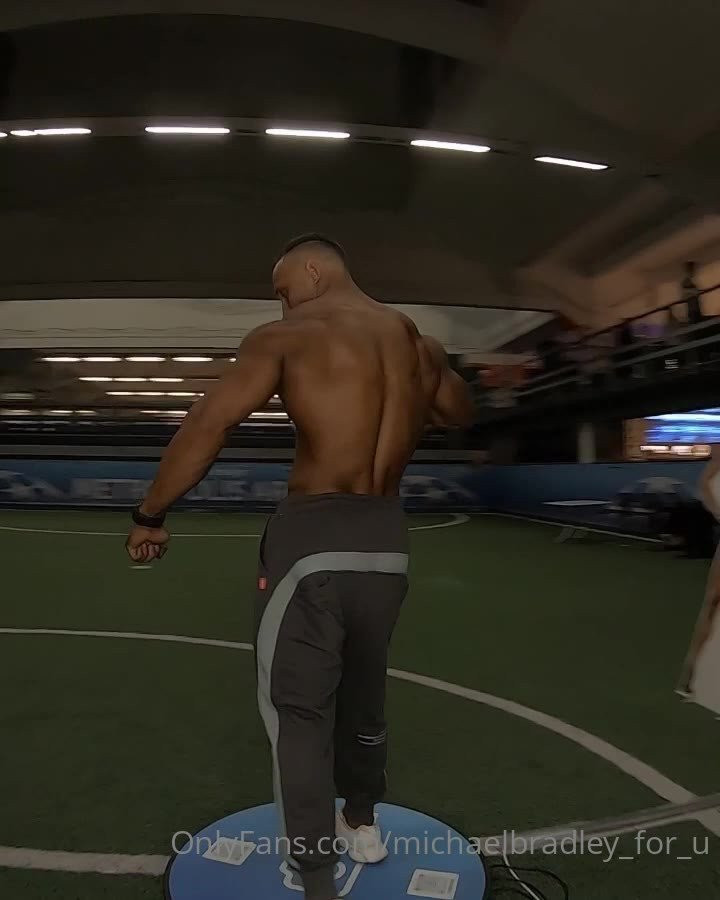 miki_for_4 [ michaelbradley_for_u ] - Let s have some fun baby come and tip me  I want to know your cock - ePornLeak