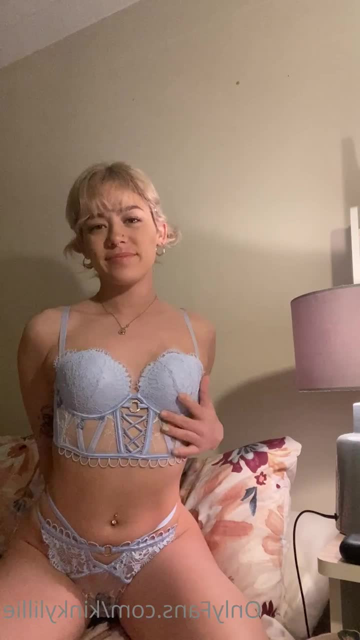 Lillie [ kinkylillie ] - Os habéis portado bien este finde? Yo sí😈 - ePornLeak