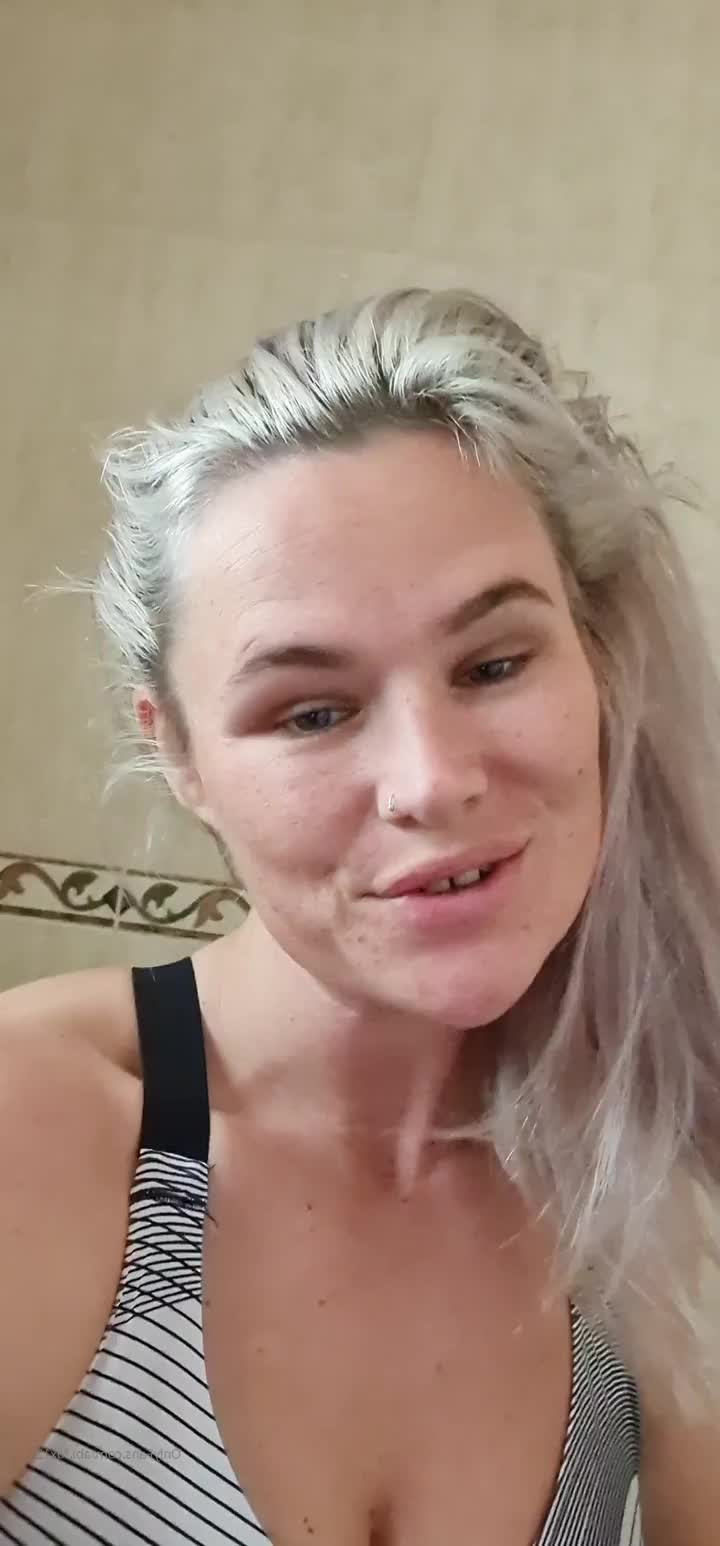 Abi Fox [ abifox12 ] - HORNY BABE @victoria_blackk😈😈😈Follow her link