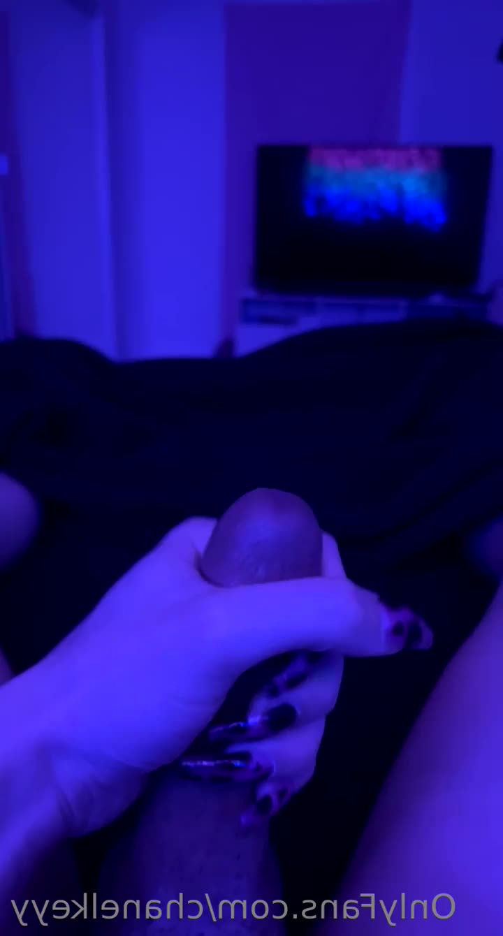 Chanel [ chanelkeyy ] - Swingin' my dick for ya 👻 - ePornLeak