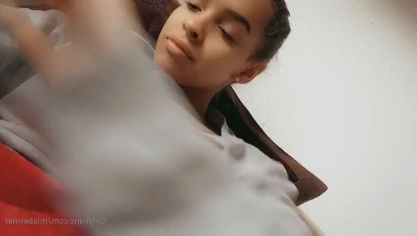 🥵Your submissive little tëën🥵 [ yourprincessmia ] - Here s for the ass lovers  Kiss this lol