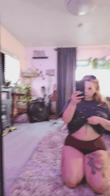 elliecha0tic - Cum drops are falling on my face
