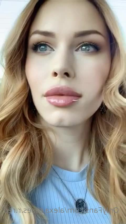 Alexa Rose [ alexa.roses.r.red ] - Titty Tuesday! Crawl in bed with me! - ePornLeak