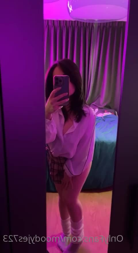 MoodyJes [ moodyjes723 ] - Anybody want to join me - ePornLeak