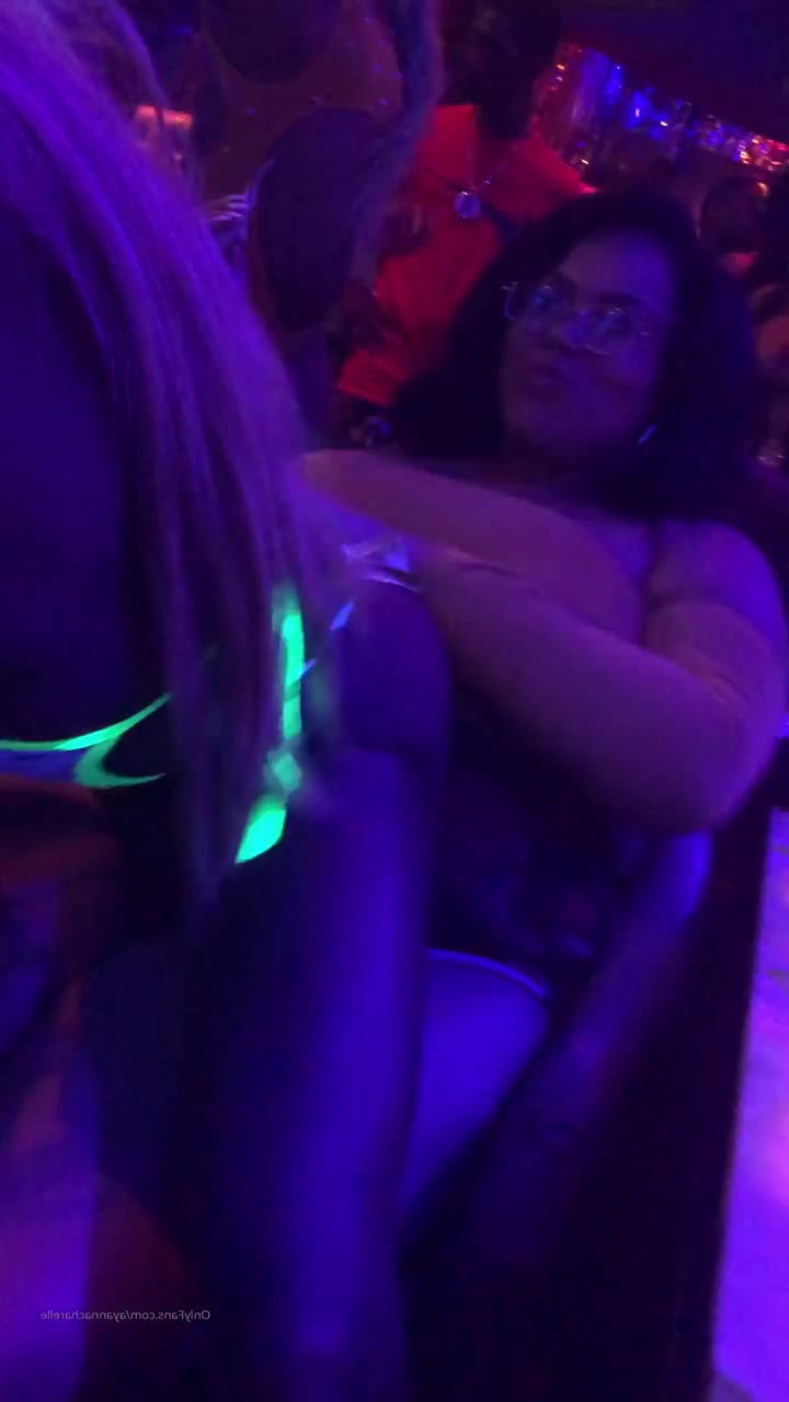 BawdYanna Curvelle 💋 [ ayannacharelle ] - take my ass 👅🍆