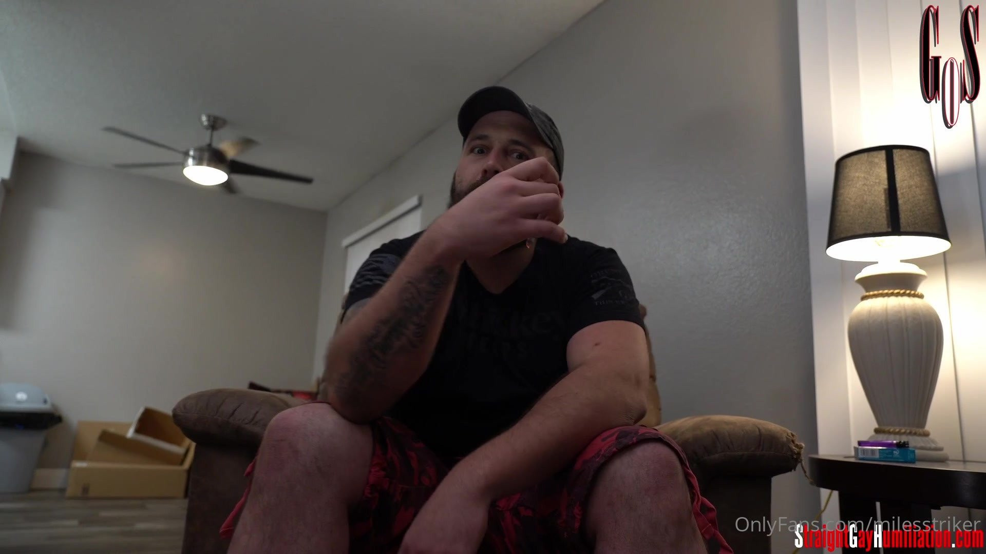 Miles Striker [ milesstriker ] - Naked Hotwife - ePornLeak