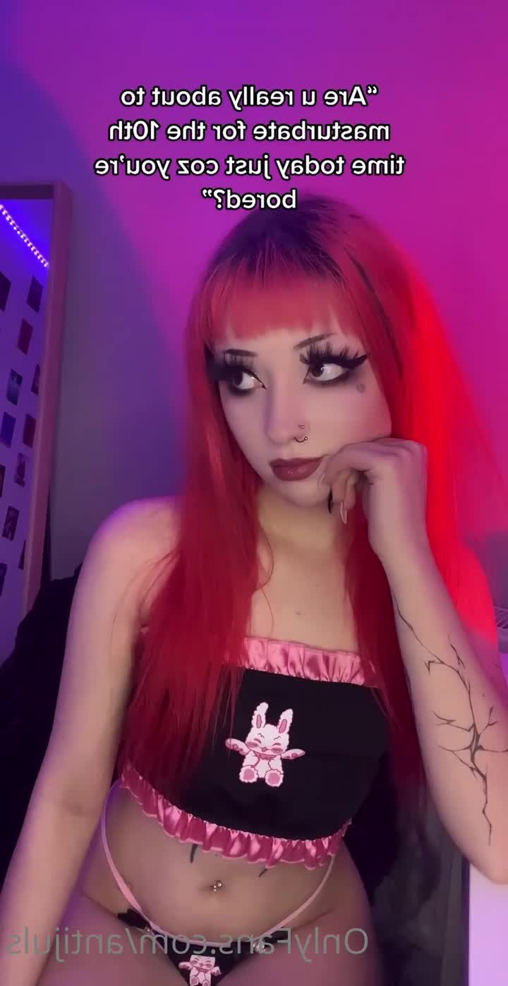 Juls 🖤 [ antijuls ] - love to plant trees❤