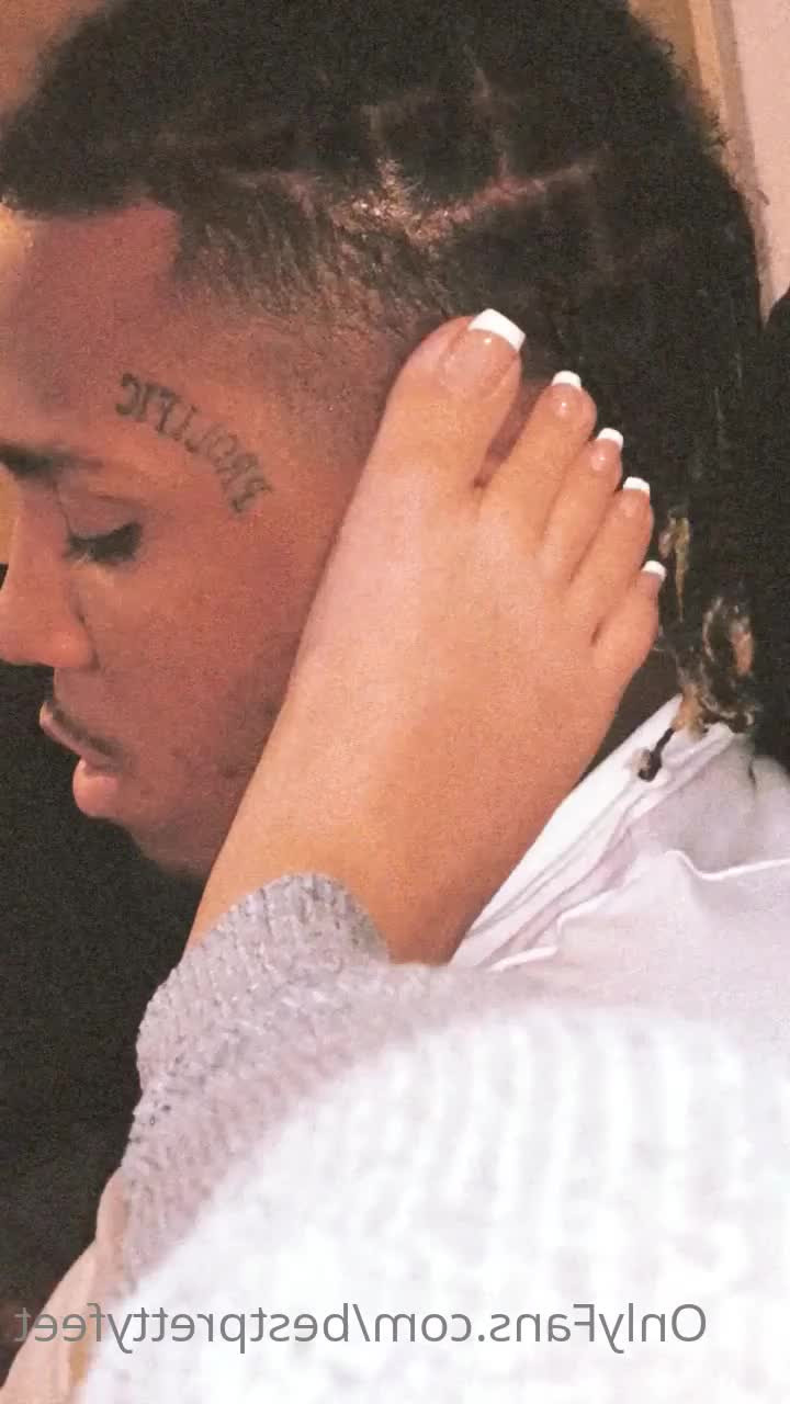 Raes Pretty feet [ bestprettyfeet ] - I thought I heard someone say they like it big? - ePornLeak