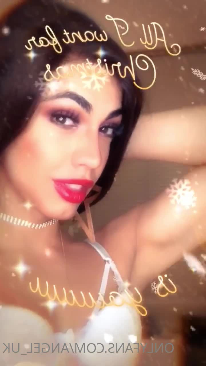 Miss 👑 𝐁𝐄𝐋𝐋𝐀 𝐀𝐍𝐆𝐄𝐋🏆🥇💋 [ angel_uk ] - come here baby  let me teach you a few things