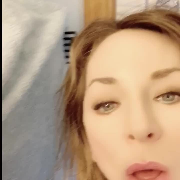 Dr. Dot [ drdot ] - An in bed pic cause why not - ePornLeak