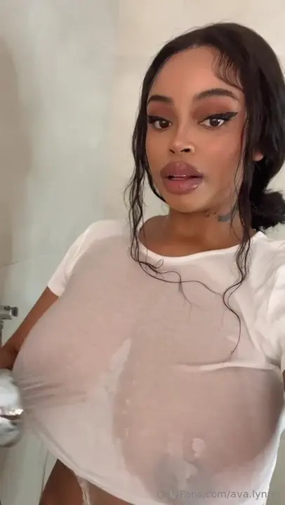 Ava.Lynnn Gets Wet To Show Her Big Tits
