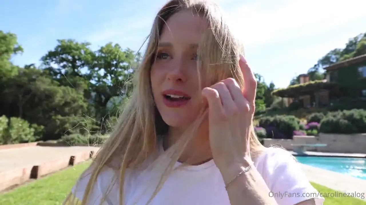 Caroline Zalog Seduces You With Her Outdoor Panties - ePornLeak